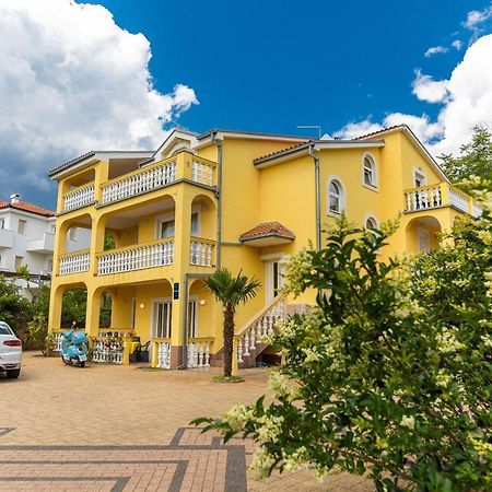 Apartments Artan Цриквеница Экстерьер фото