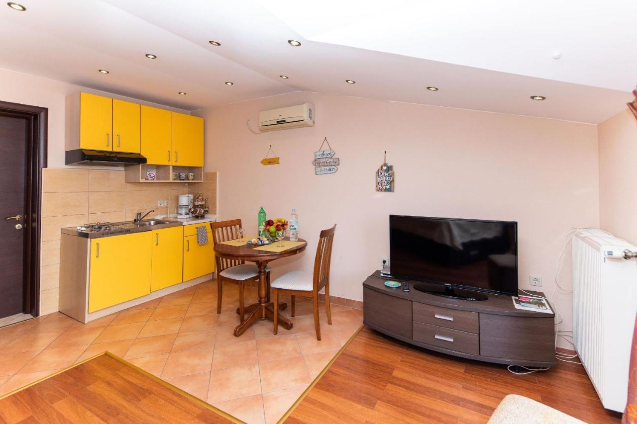 Apartments Artan Цриквеница Экстерьер фото