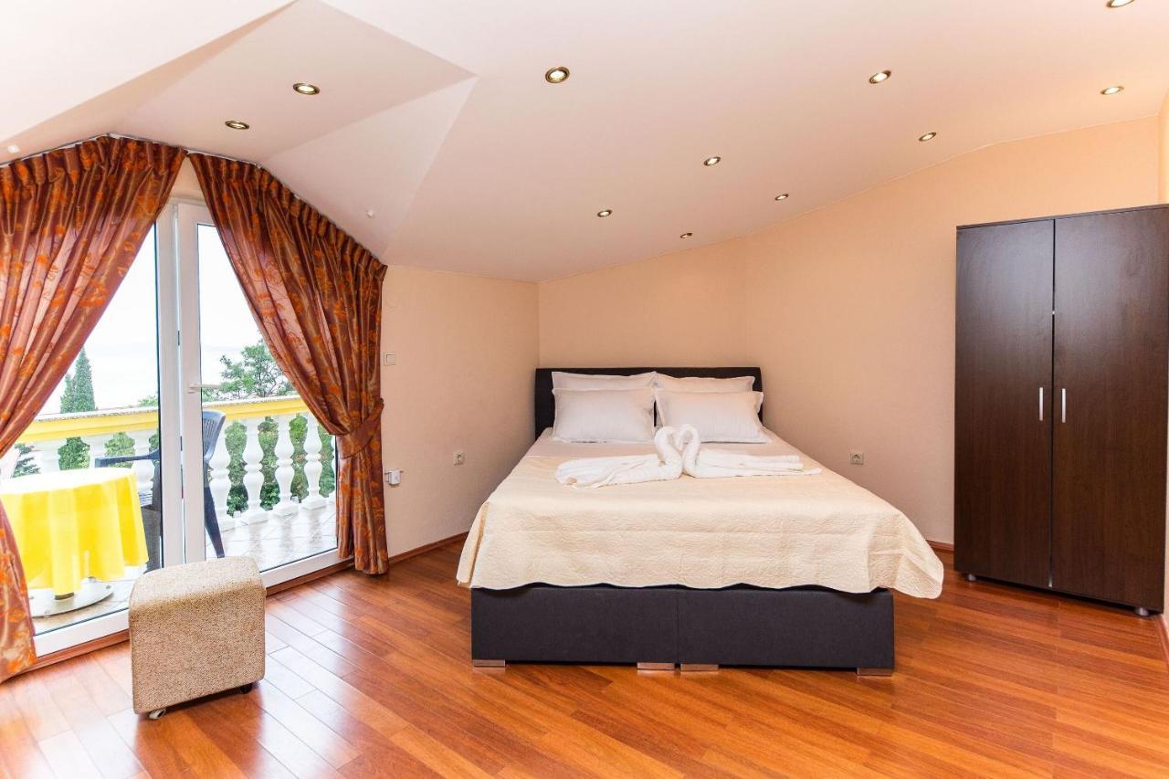 Apartments Artan Цриквеница Экстерьер фото