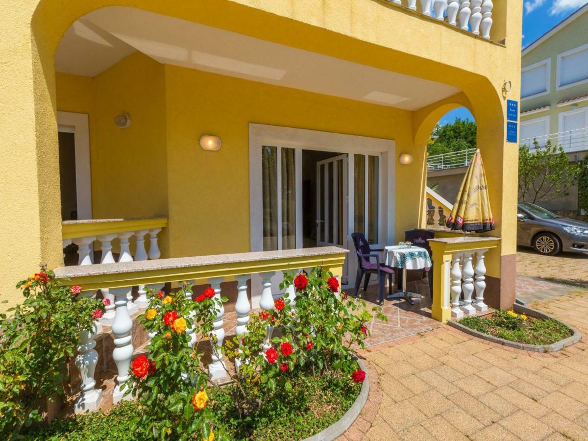 Apartments Artan Цриквеница Экстерьер фото
